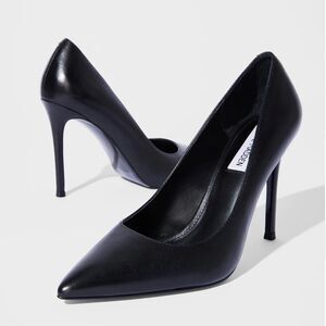 Pre loved Steve Madden Evelyn matte leather heels